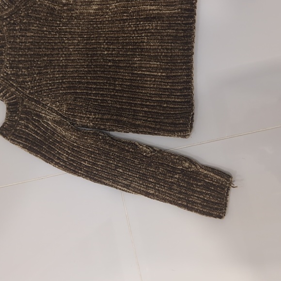 Cutout Sweater - Picture 4 of 8